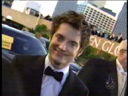 Golden Globes 2001: elijaharriving.jpg